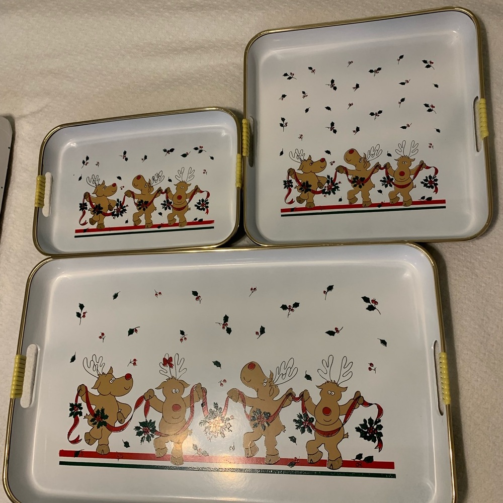 Celebrate Vintage Festive Reindeer Serving Nesting Trays